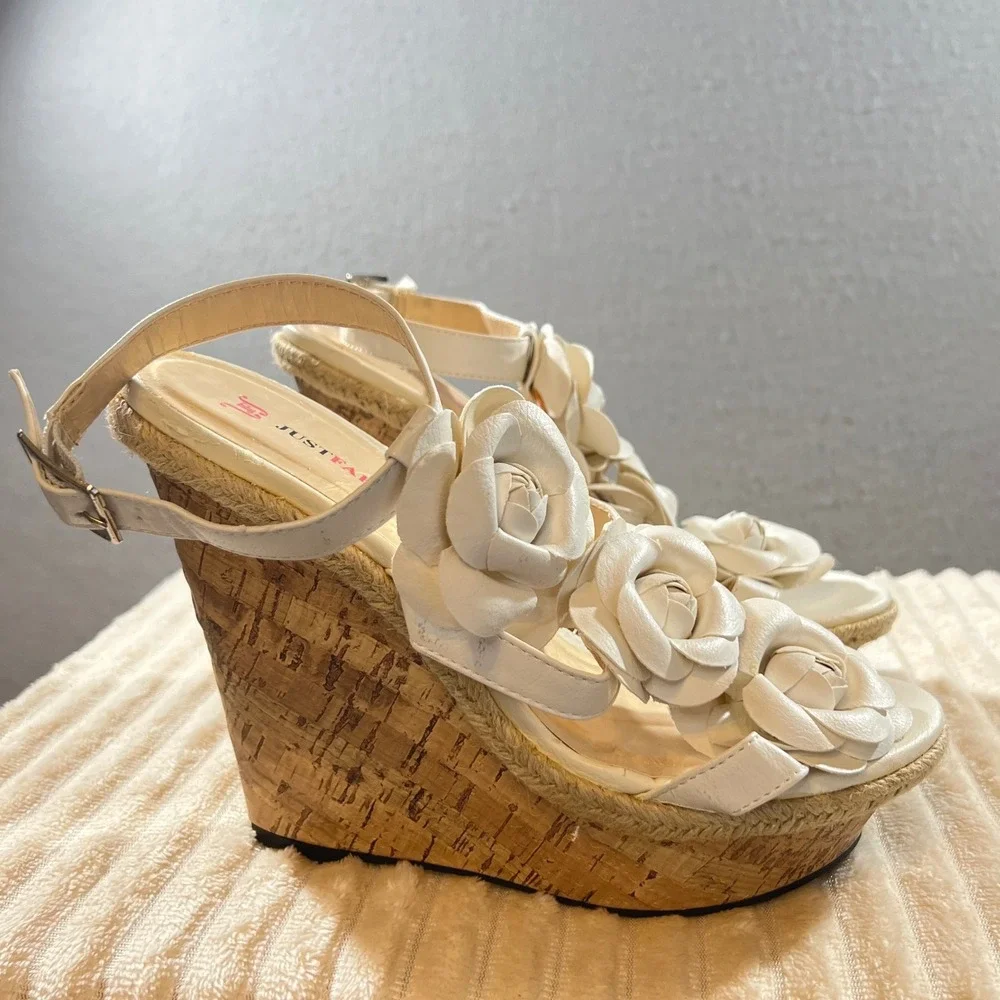 826 | NIB White Floral Cork Espadrille Wedge Sandals White Size 9 Wedding Bridal